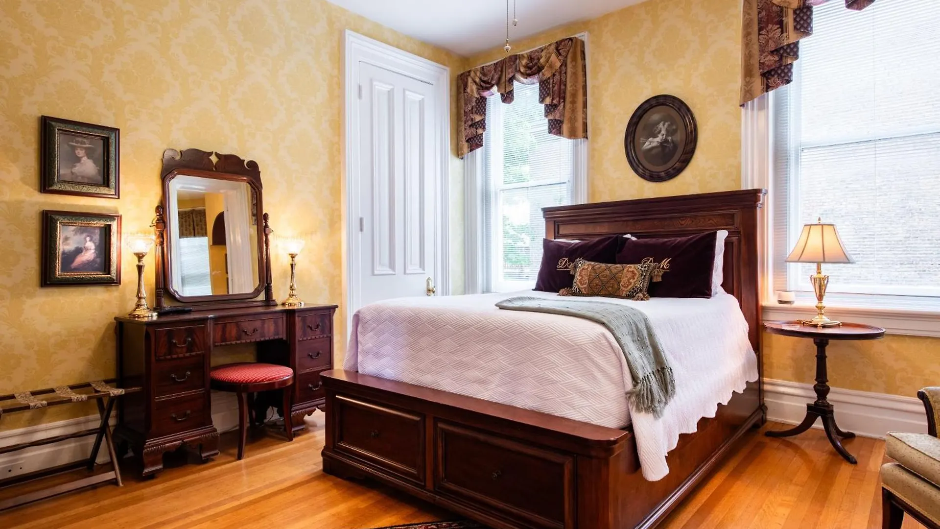 Dupont Mansion Bed & Breakfast Louisville United States