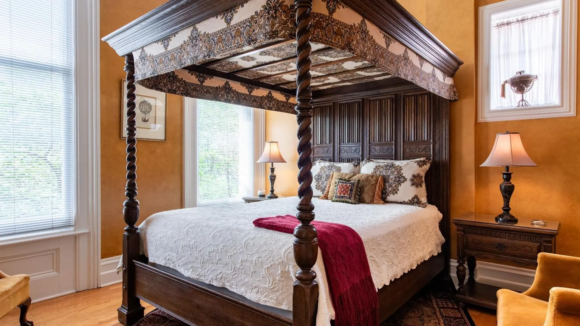 Dupont Mansion Bed & Breakfast Louisville