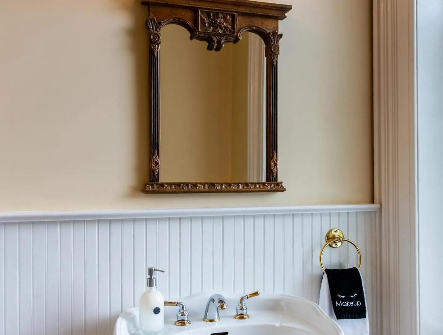 Dupont Mansion Bed & Breakfast Louisville